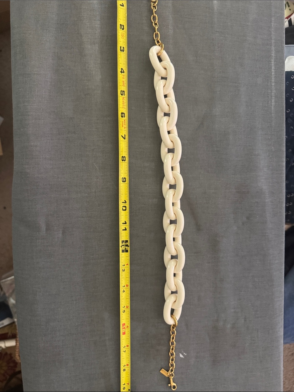 Coach Ivory Plastic Chain Link Statement Necklace - Picture 2 of 3